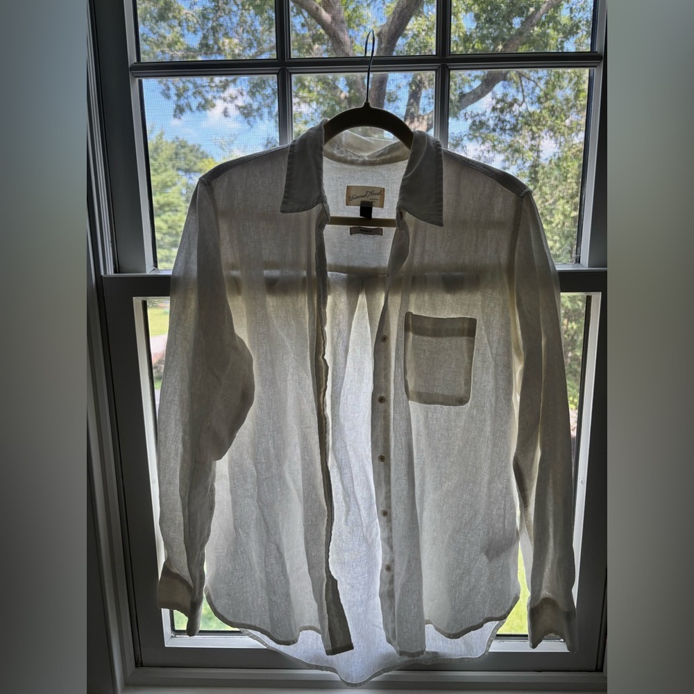 Universal Thread White Linen Button Down